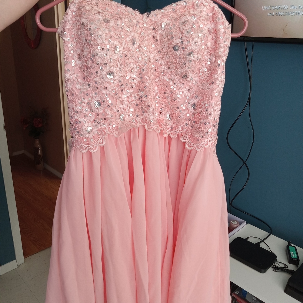 Pink dress (prom, sweet 16, etc)